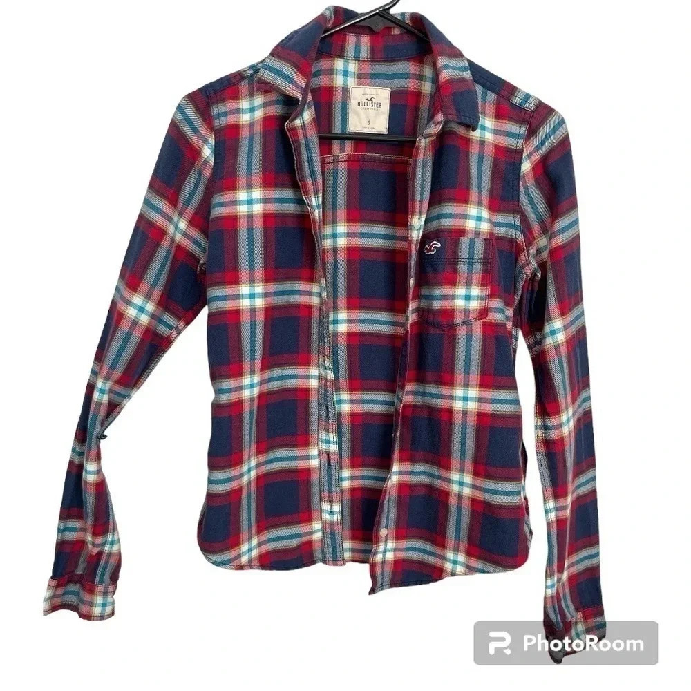 Hollister button down flannel women’s size small. Soft and light weight